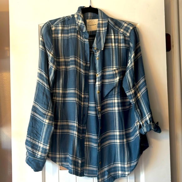 Lucky Brand Tops - Lucky brand extra small blue cream white very soft flannel